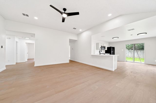 1016 Halifax Lane, Forney, TX 75126
