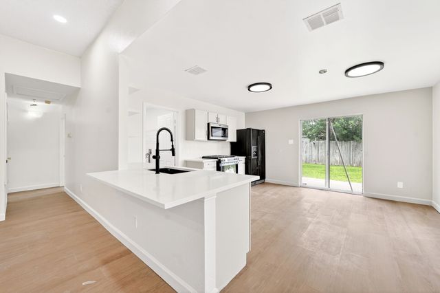1016 Halifax Lane, Forney, TX 75126