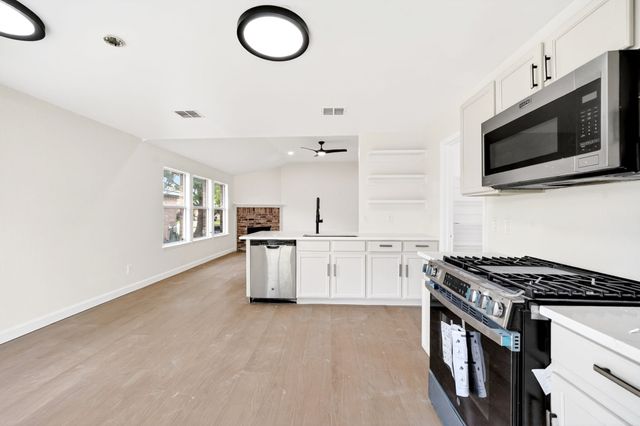 1016 Halifax Lane, Forney, TX 75126