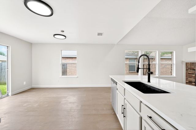 1016 Halifax Lane, Forney, TX 75126