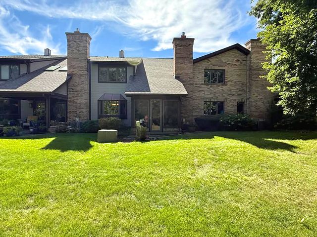 1661 Carmel Court, Hoffman Estates, IL 60169
