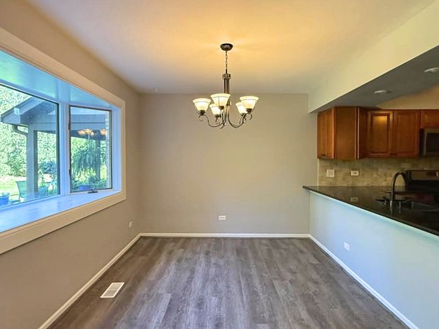 1661 Carmel Court, Hoffman Estates, IL 60169