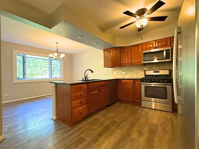 1661 Carmel Court, Hoffman Estates, IL 60169