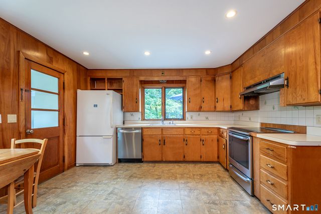 87 Giles Hill Road, Redding, CT 06896