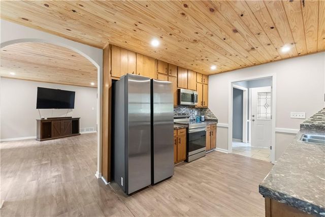 4311 Autumn Lake Drive, Buford, GA 30519