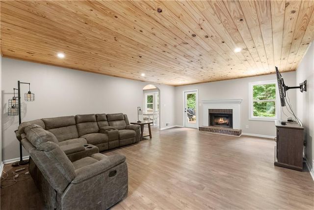 4311 Autumn Lake Drive, Buford, GA 30519