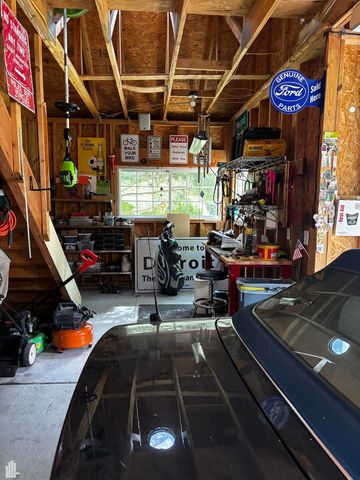 762 W Oakridge Streets, Ferndale, MI 48220