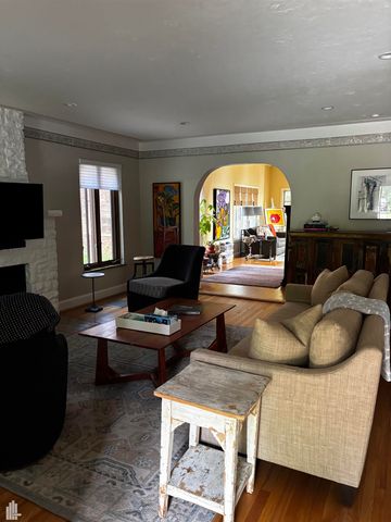 762 W Oakridge Streets, Ferndale, MI 48220