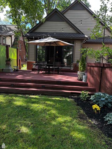 762 W Oakridge Streets, Ferndale, MI 48220