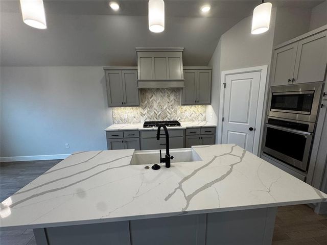 1312 Lighthorsemen Way, Choctaw, OK 73020