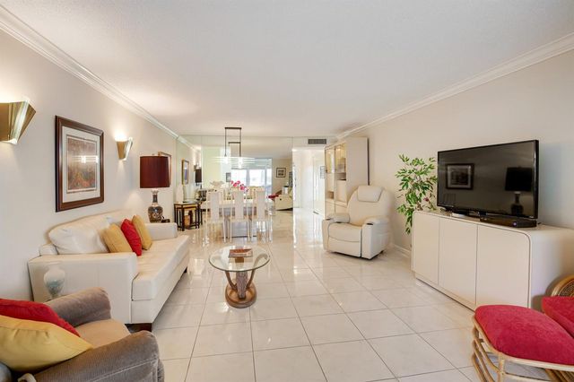 6650 S Oriole Boulevard 1030, Delray Beach, FL 33446