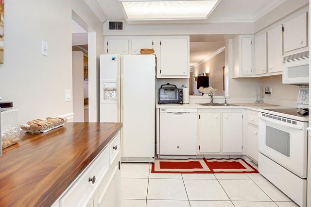 6650 S Oriole Boulevard 1030, Delray Beach, FL 33446