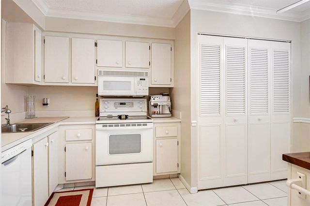 6650 S Oriole Boulevard 1030, Delray Beach, FL 33446