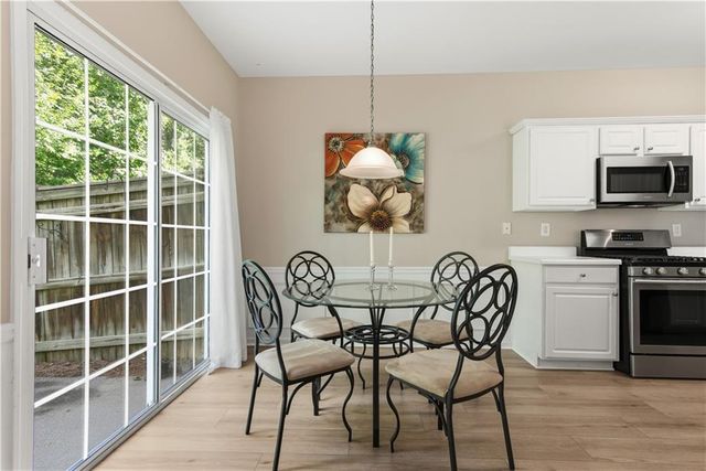 120 Regent Place, Woodstock, GA 30188