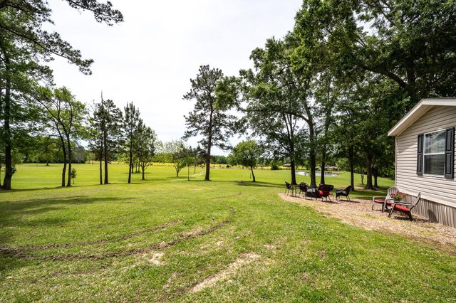 968 Oats Rd, Livingston, TX 77351