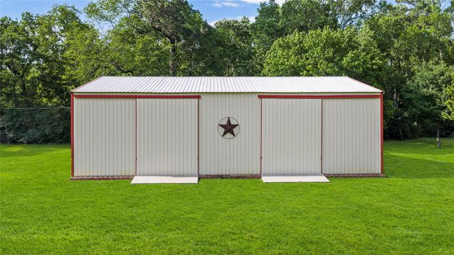 968 Oats Rd, Livingston, TX 77351