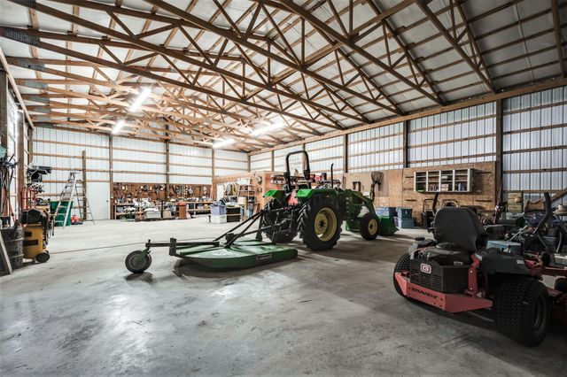 968 Oats Rd, Livingston, TX 77351