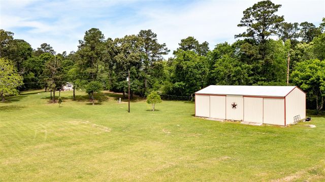 968 Oats Rd, Livingston, TX 77351