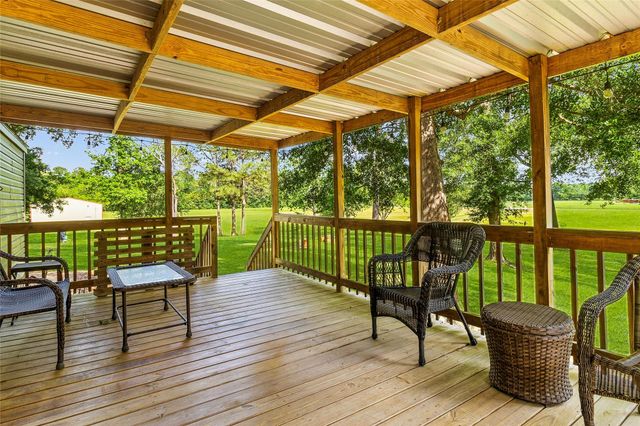 968 Oats Rd, Livingston, TX 77351