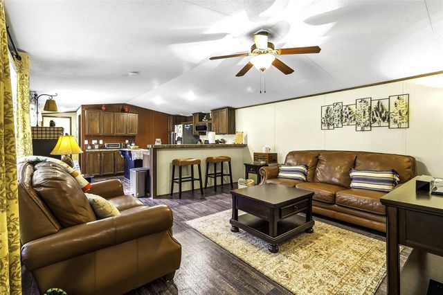 968 Oats Rd, Livingston, TX 77351