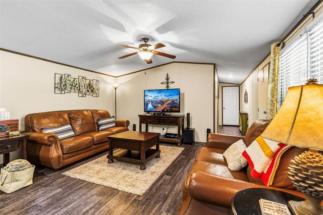 968 Oats Rd, Livingston, TX 77351