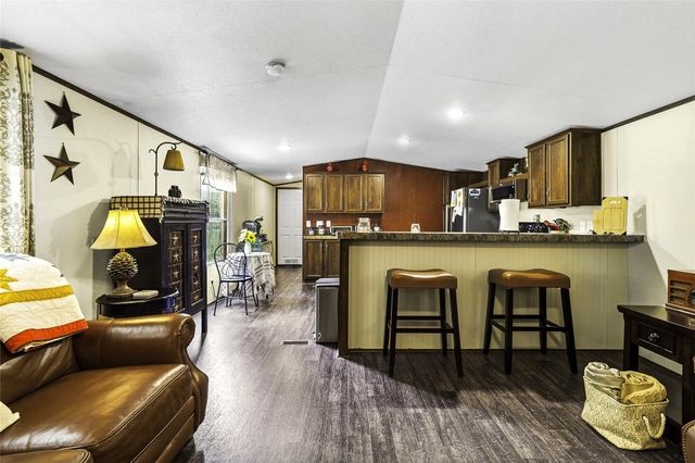 968 Oats Rd, Livingston, TX 77351