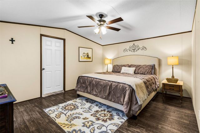 968 Oats Rd, Livingston, TX 77351