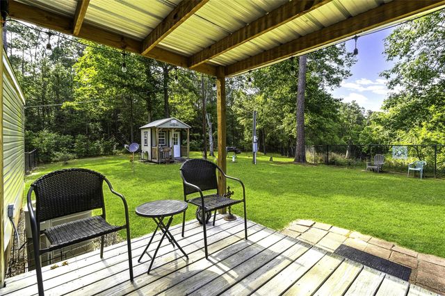 968 Oats Rd, Livingston, TX 77351