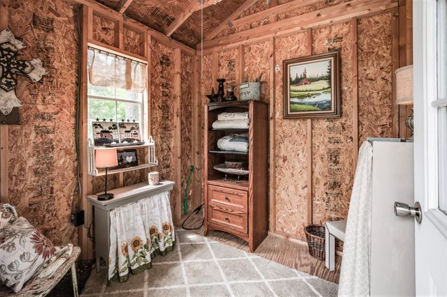 968 Oats Rd, Livingston, TX 77351