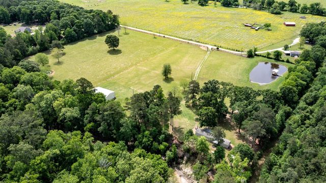 968 Oats Rd, Livingston, TX 77351