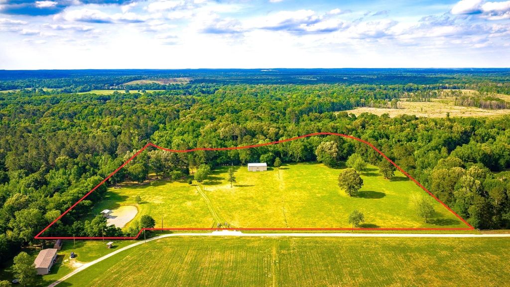 968 Oats Rd, Livingston, TX 77351