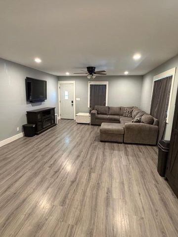 407 S Elm Street, Mountain View, MO 65548