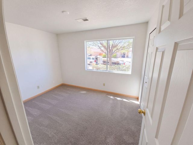 1890 Raspberry Drive NE, Rio Rancho, NM 87144