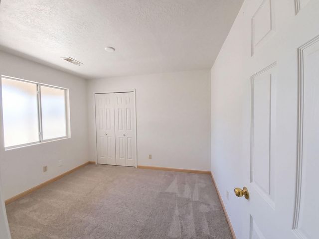 1890 Raspberry Drive NE, Rio Rancho, NM 87144