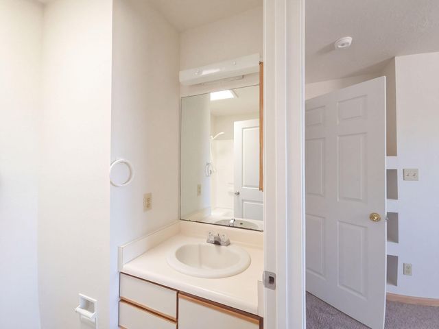 1890 Raspberry Drive NE, Rio Rancho, NM 87144