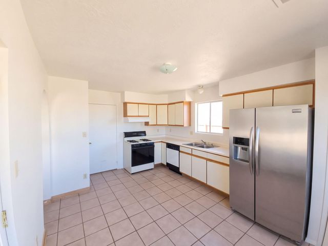 1890 Raspberry Drive NE, Rio Rancho, NM 87144