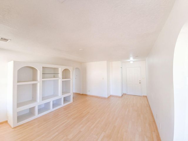 1890 Raspberry Drive NE, Rio Rancho, NM 87144