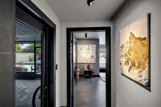 530 NW 39th St 1, Oakland Park, FL 33309