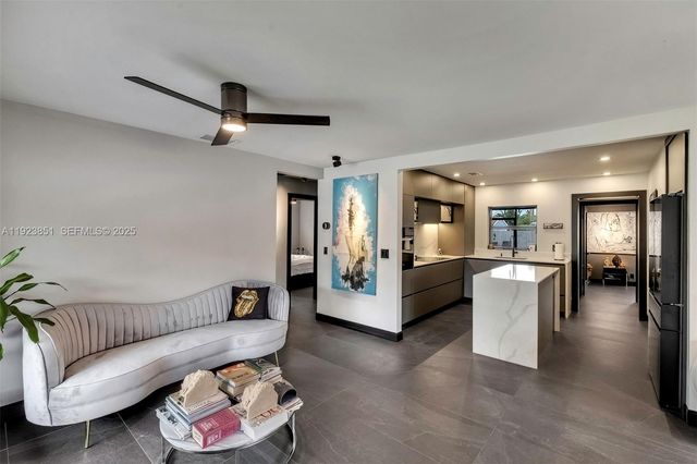 530 NW 39th St 1, Oakland Park, FL 33309