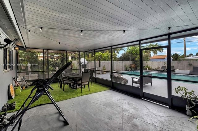 530 NW 39th St 1, Oakland Park, FL 33309