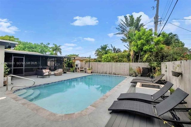 530 NW 39th St 1, Oakland Park, FL 33309