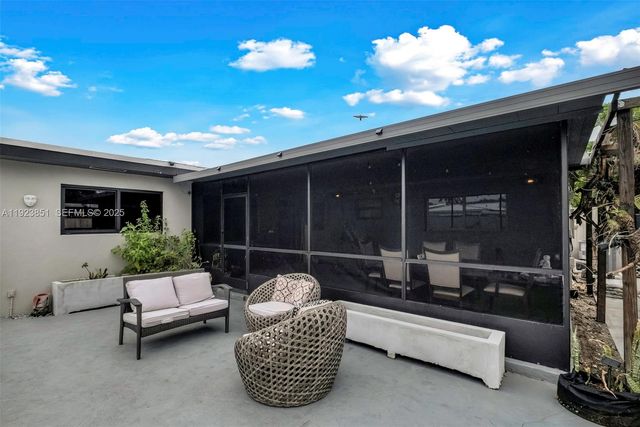 530 NW 39th St 1, Oakland Park, FL 33309