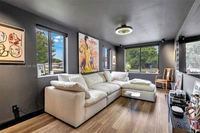 530 NW 39th St 1, Oakland Park, FL 33309