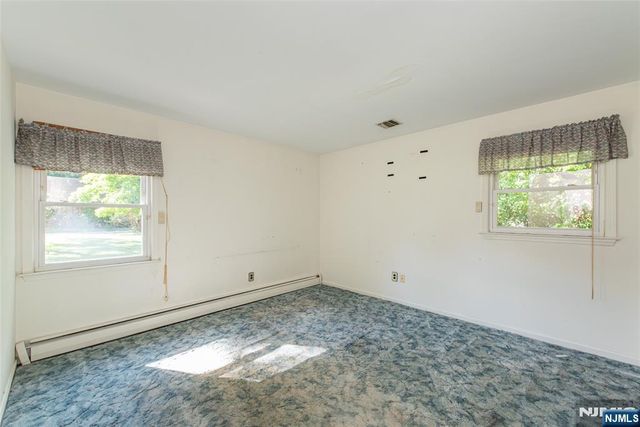 492 Blue Hill Terrace, Franklin Lakes, NJ 07417