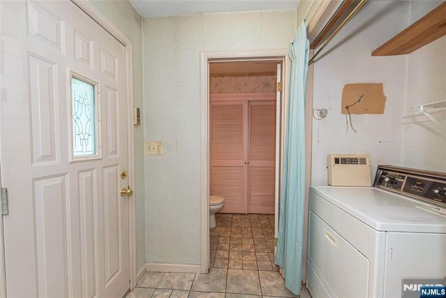 492 Blue Hill Terrace, Franklin Lakes, NJ 07417