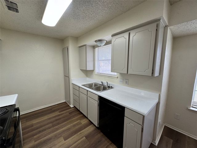 6225 Stardust Drive S, Watauga, TX 76148