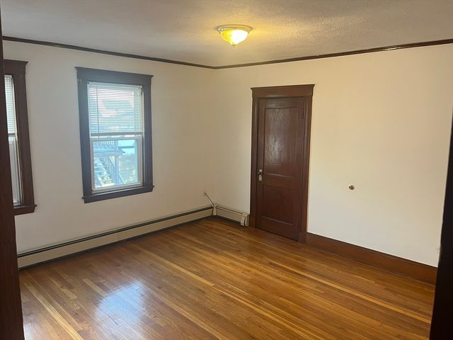 98 Dexter Ave 2, Watertown, MA 02472