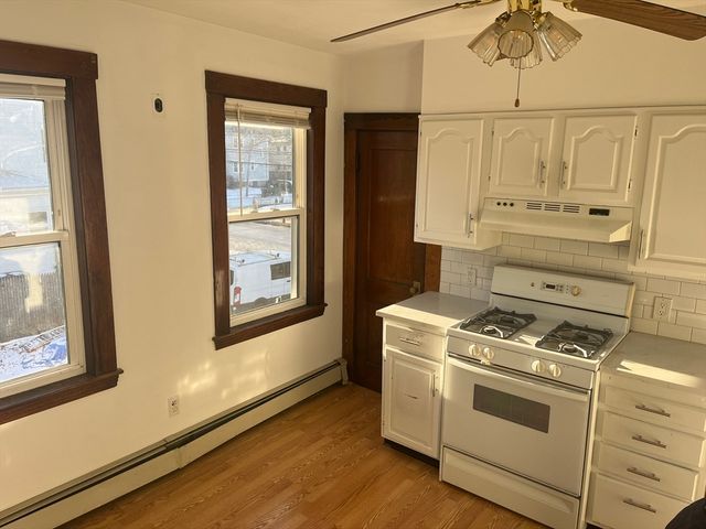 98 Dexter Ave 2, Watertown, MA 02472