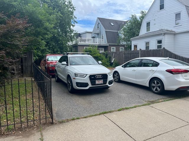 98 Dexter Ave 2, Watertown, MA 02472