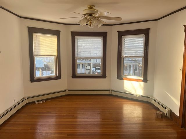 98 Dexter Ave 2, Watertown, MA 02472